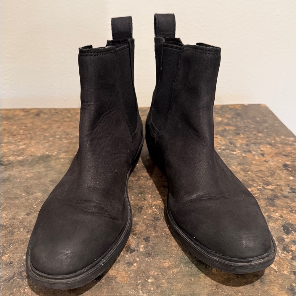 🎁 UGG Emmeth Women's Chelsea Boot